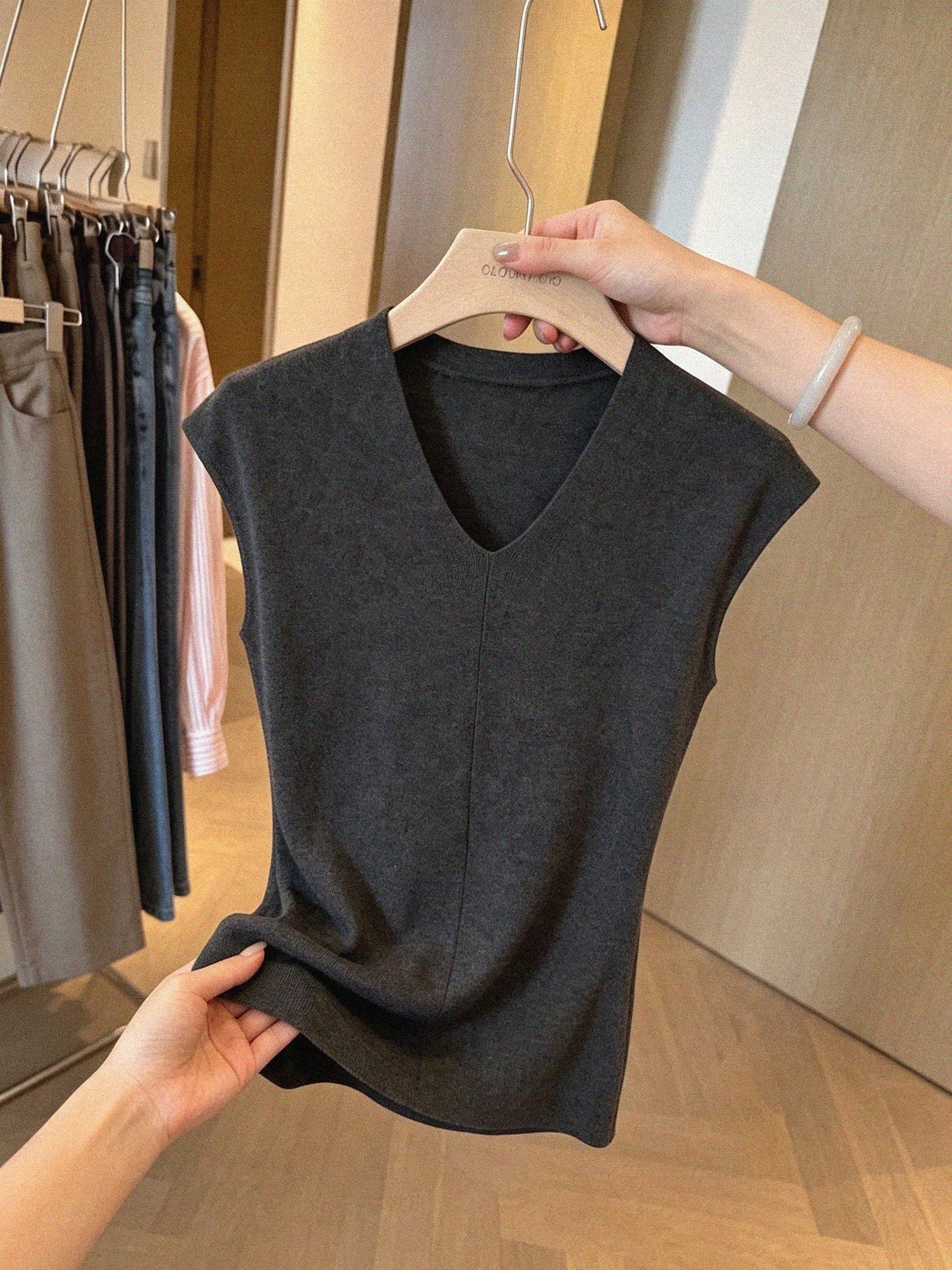 Minimal Korean Style V-Neck Knit T-Shirt with Flutter Sleeves for Women Short Sleeve Slimming Solid Color Base Layer Top - Image 4
