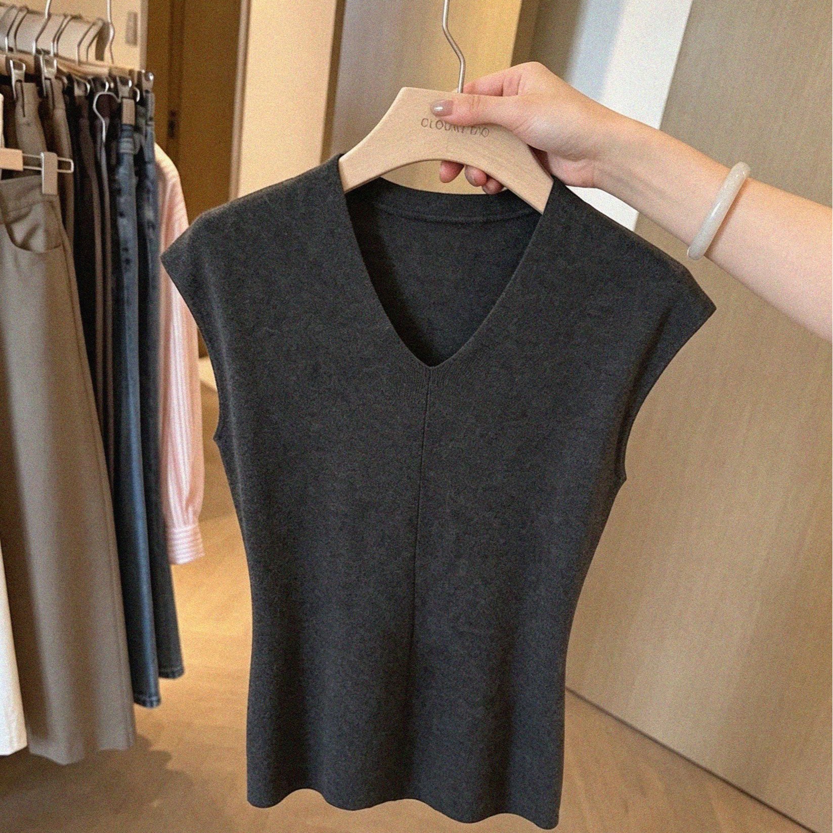 Minimal Korean Style V-Neck Knit T-Shirt with Flutter Sleeves for Women Short Sleeve Slimming Solid Color Base Layer Top - Image 5