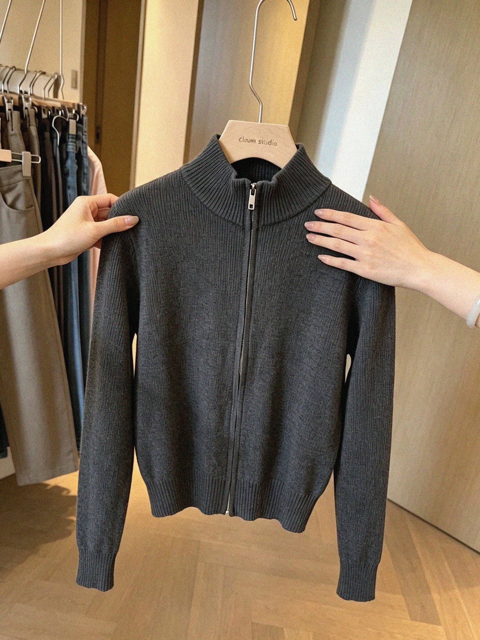 Old Money Style Zip Stand Collar Knit Cardigan for Women - Image 2