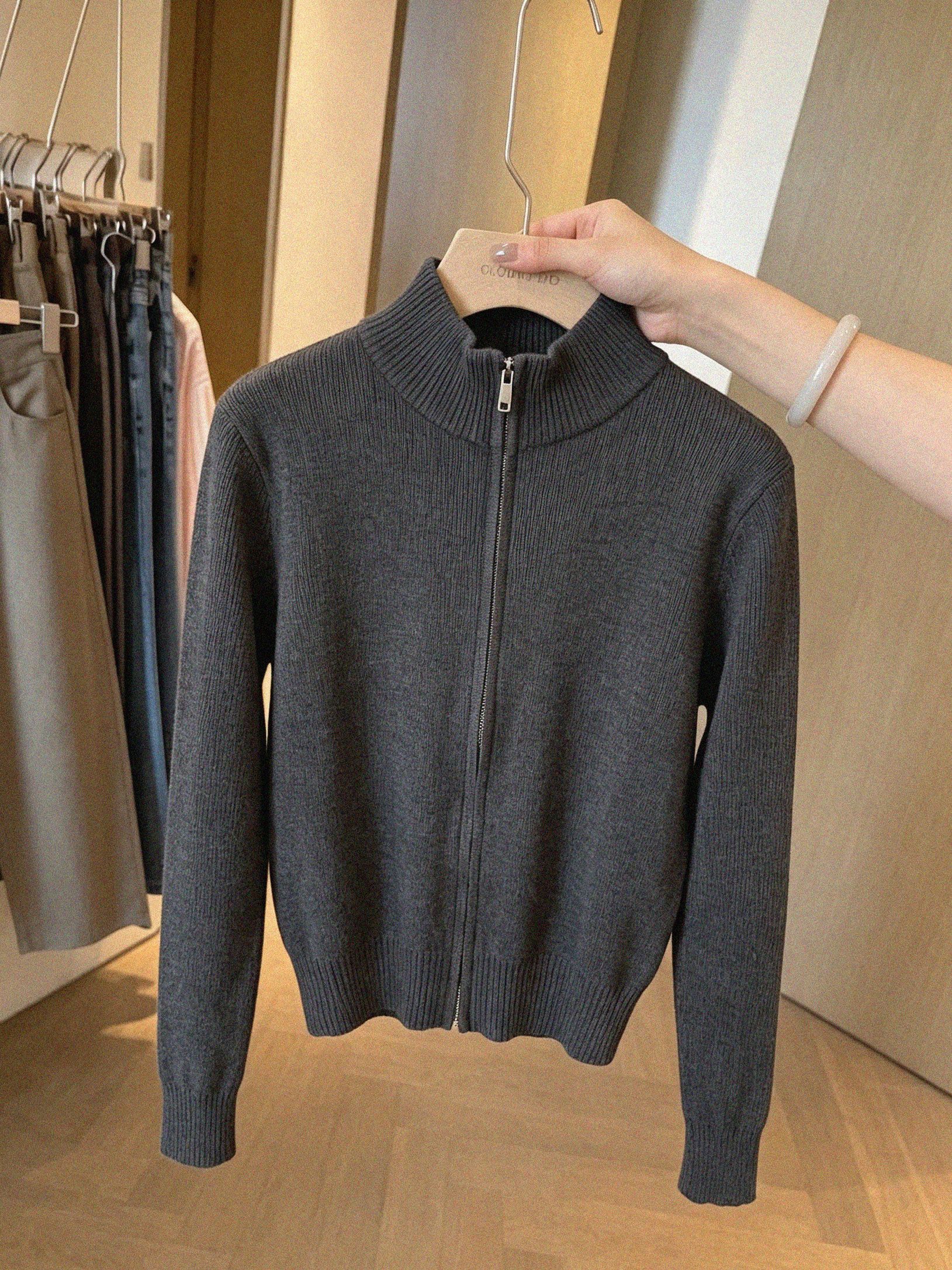 Old Money Style Zip Stand Collar Knit Cardigan for Women - Image 3